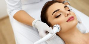 Аппаратная косметология: услуги и преимущества клиники Reverse clinic