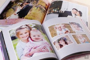 Зачем печатать фото для домашнего архива: 5 преимуществ распечатанных снимков