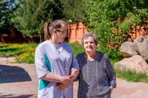 Как выбрать идеальный пансионат для пожилых людей: основные типы, важные факторы и преимущества