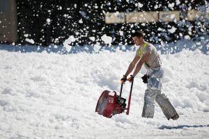 Описание снегоуборщика Воркс: модели, характеристики, преимущества