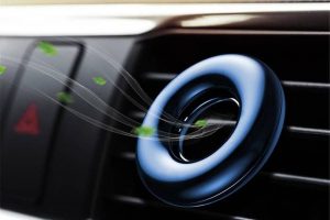 Автоароматизаторы с логотипом на заказ: когда и кому могут пригодиться