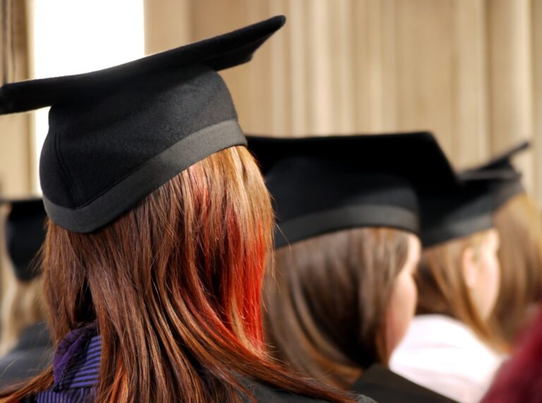 Как вузы адаптируются к требованиям современного рынка труда